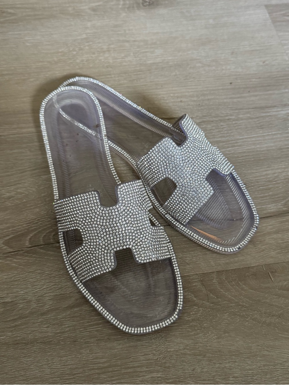 Embellished Flat Sandals 🩴✨